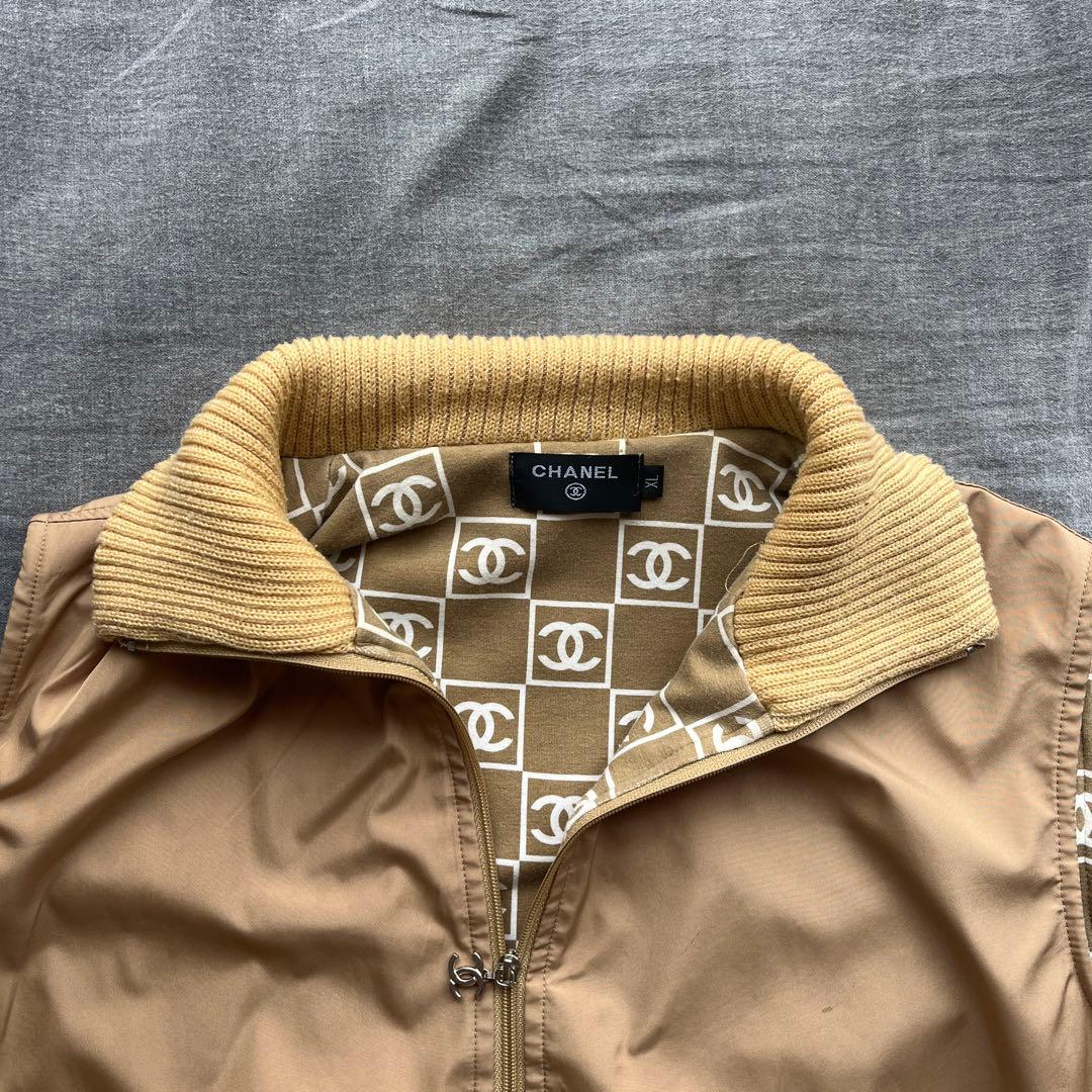 CHANEL ダウンベスト