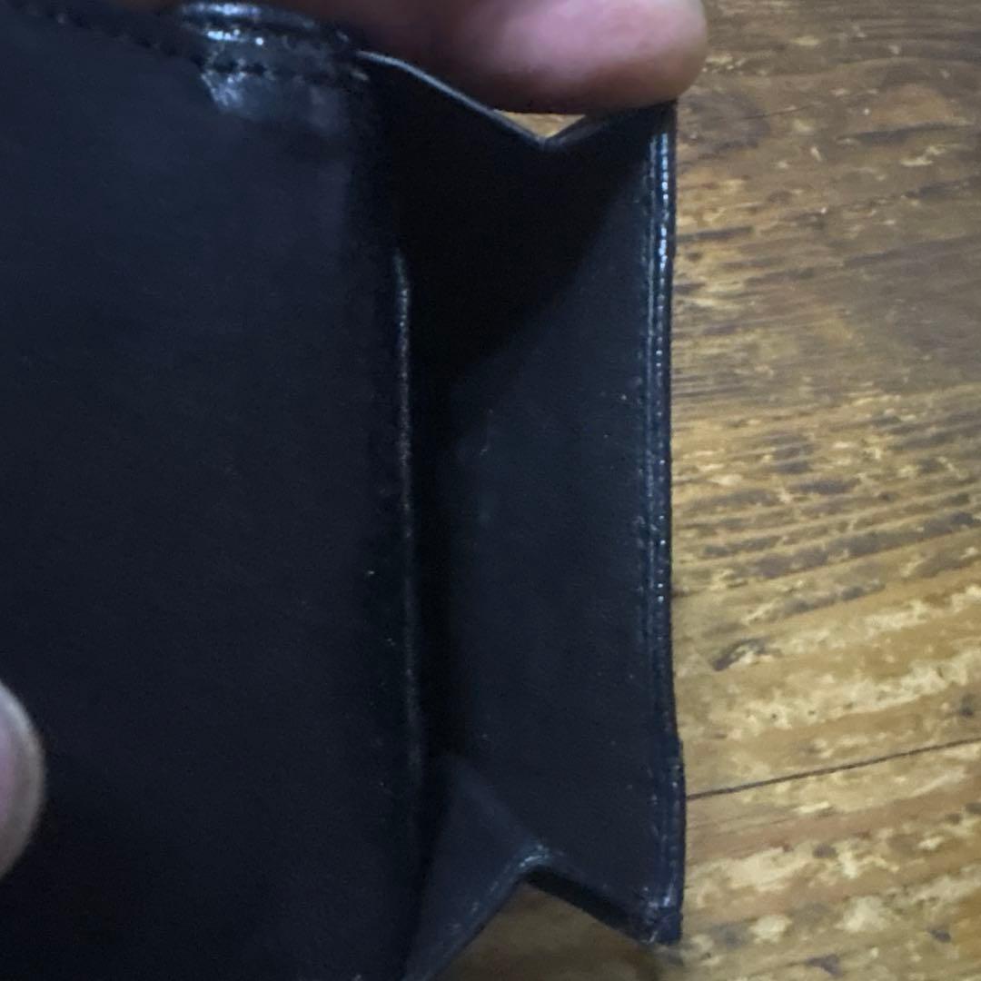 YSLのブラック二つ折り財布