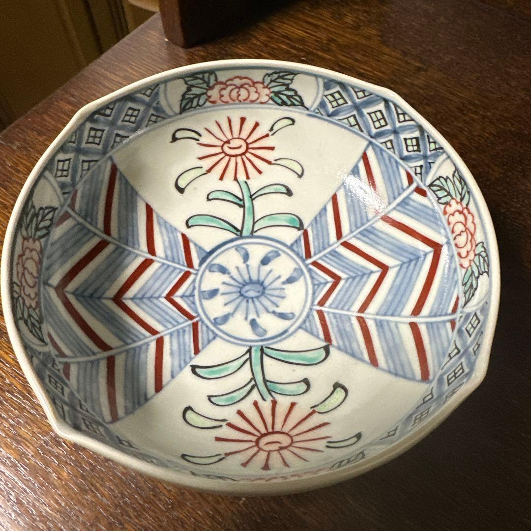 佐藤走波. 六代、染錦. 幾何学花模様の鉢・ボウル