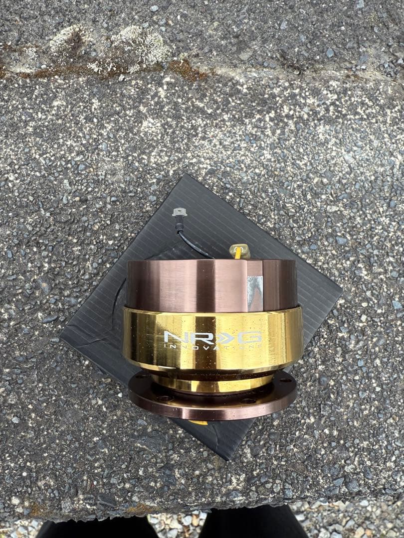 NRG ステアリングボス ゴールド/ブラウン