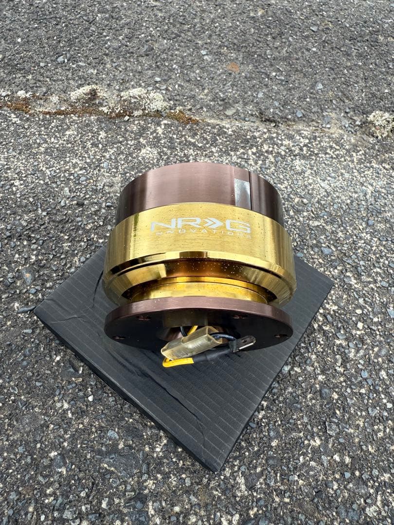 NRG ステアリングボス ゴールド/ブラウン