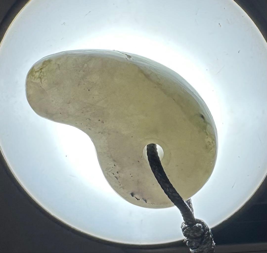 2025.11.22ロウカン勾玉　糸魚川ロウカン翡翠