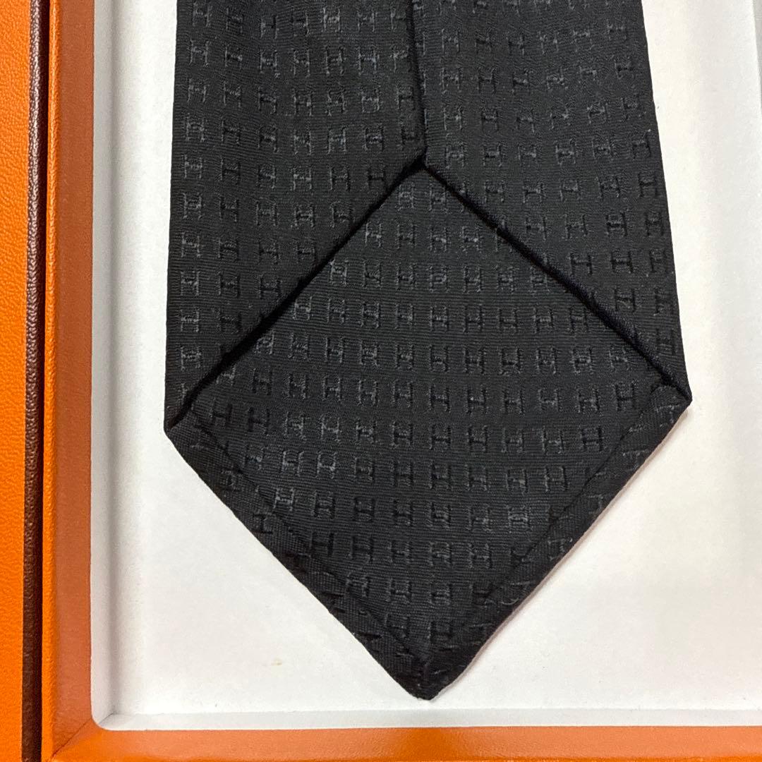 極美品　エルメス　ネクタイ　黒　H柄H織ファソネ