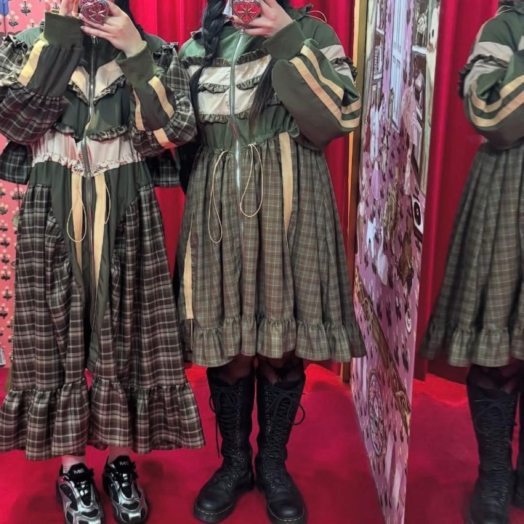 【完売商品】HEIHEI ナイロンフーディフリルドレス ワンピース