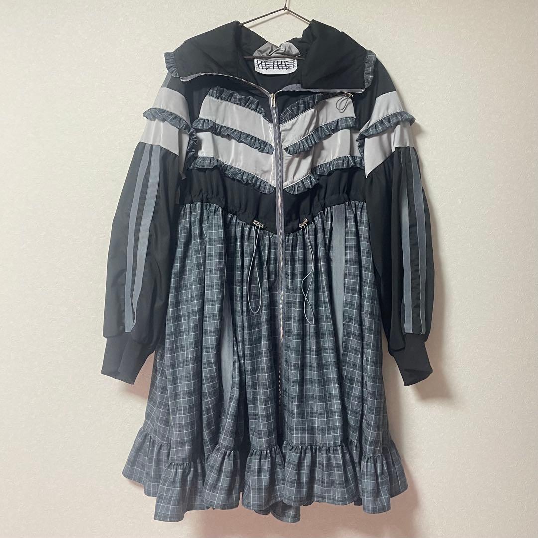 【完売商品】HEIHEI ナイロンフーディフリルドレス ワンピース