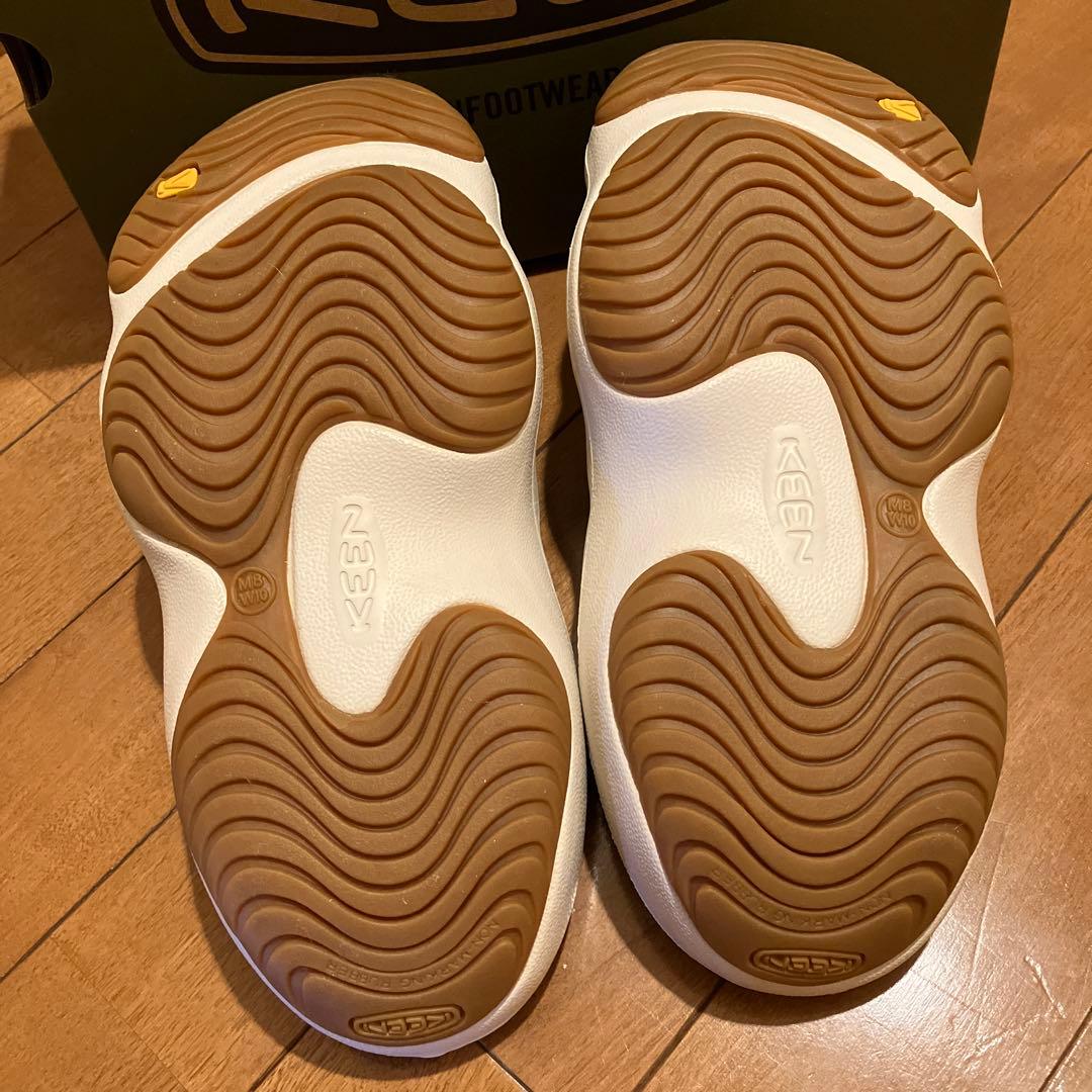 KEEN ヨギ　メンズ　サンダル　ホワイト　26cm