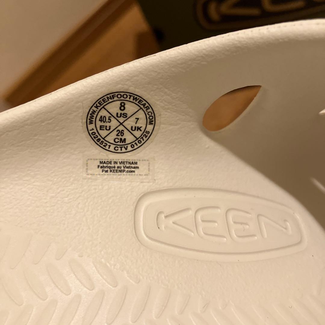 KEEN ヨギ　メンズ　サンダル　ホワイト　26cm