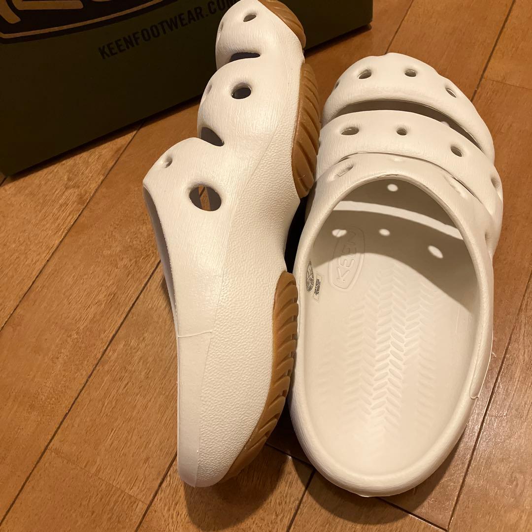 KEEN ヨギ　メンズ　サンダル　ホワイト　26cm
