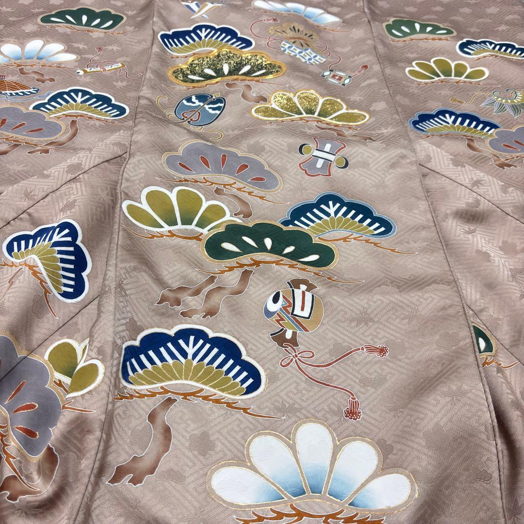 【新品】新色モカ色❗️正絹 京友禅 金駒刺繍 本金彩 襦袢付 新品たとう紙付 正絹