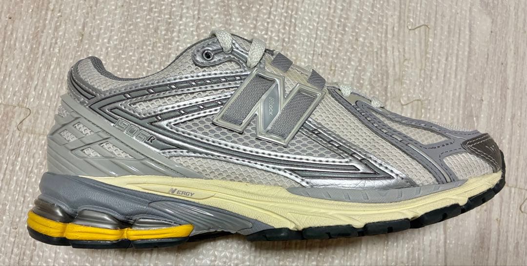 NEWBALANCEニューバランス1906r M1906RDD 23.5cm