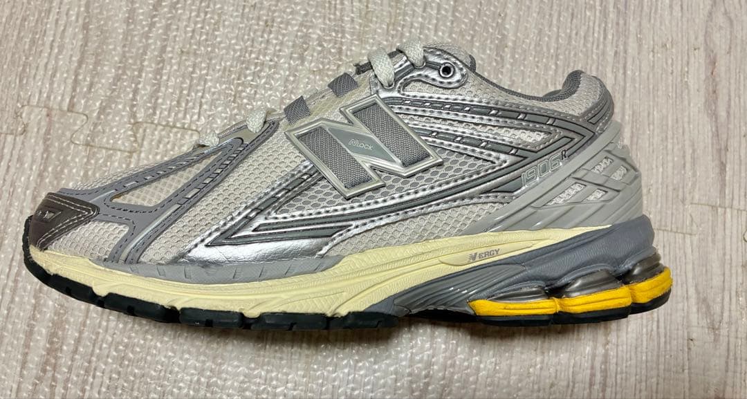 NEWBALANCEニューバランス1906r M1906RDD 23.5cm
