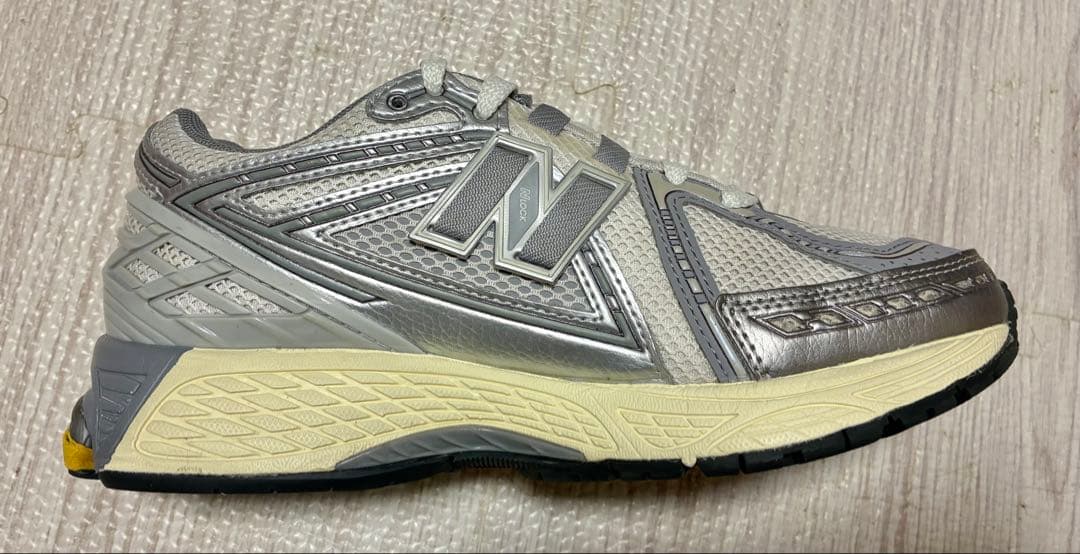 NEWBALANCEニューバランス1906r M1906RDD 23.5cm