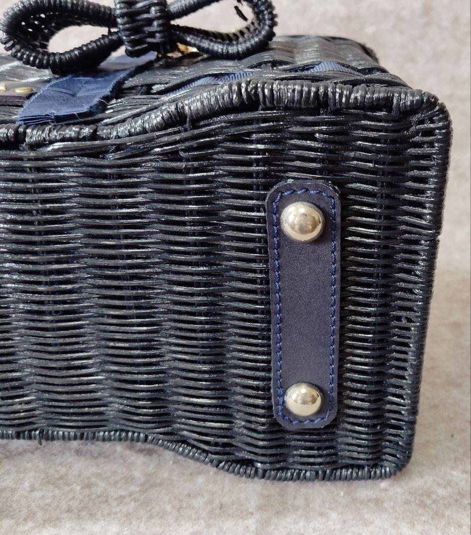 【3573】TOCCAラタン 巾着 カゴバッグ リボンチャーム ネイビー