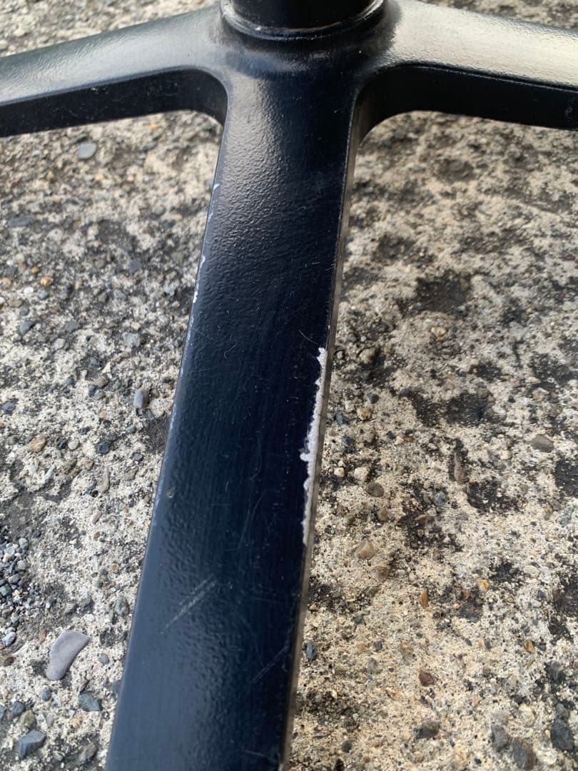 ベルベット椅子　　ダイニング椅子　サイド カフェ　テーブル