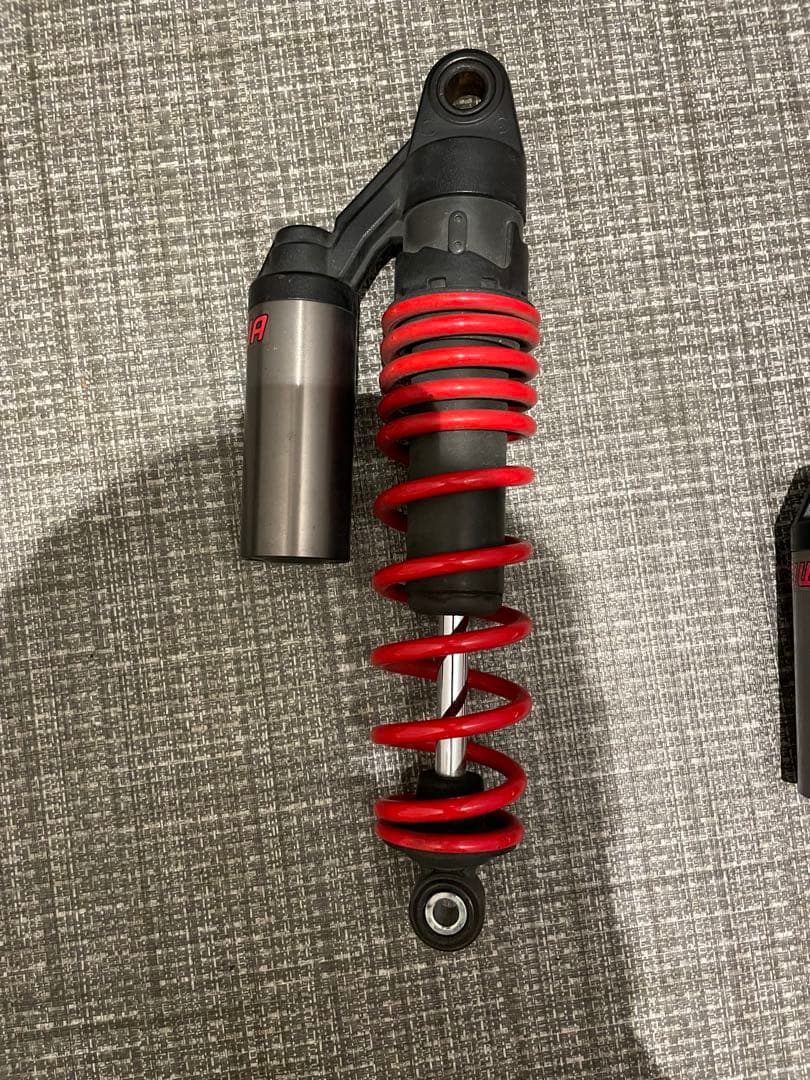 SHOWA リアサスペンション　cb400sf nc42 純正品