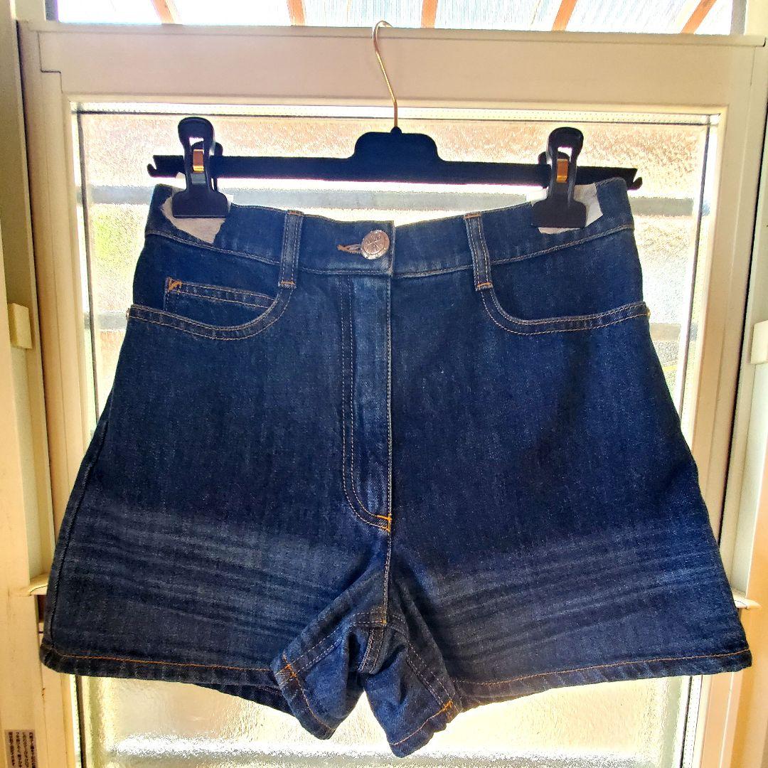 レア!未使用　CHANEL ロゴステッチ　デニムショートパンツ 　34 シャネル