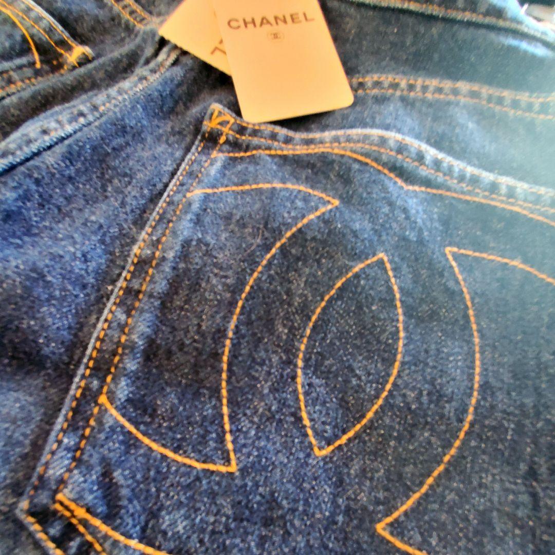 レア!未使用　CHANEL ロゴステッチ　デニムショートパンツ 　34 シャネル