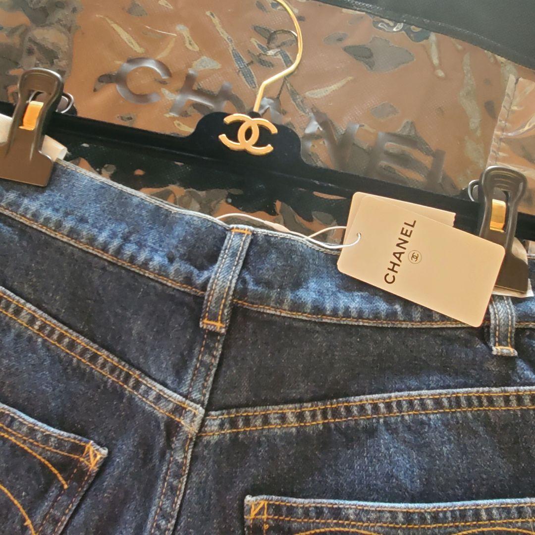 レア!未使用　CHANEL ロゴステッチ　デニムショートパンツ 　34 シャネル