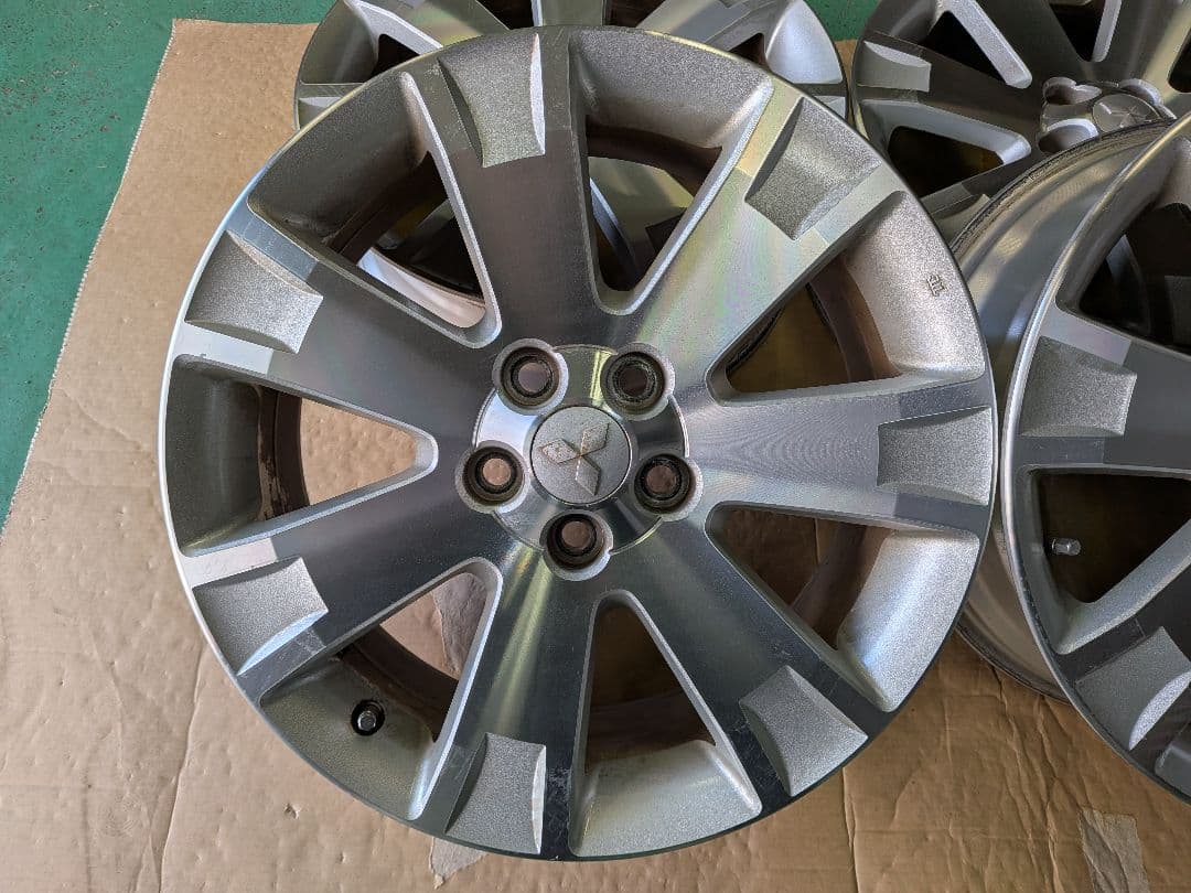 デリカ D5 純正18インチアルミホイール 4個セット 225/55R18など