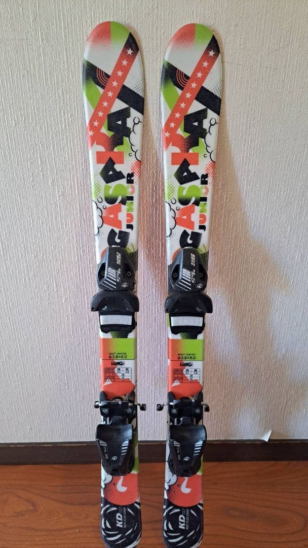 オガサカジュニアスキー板　J2 90cm　ビンディング付き