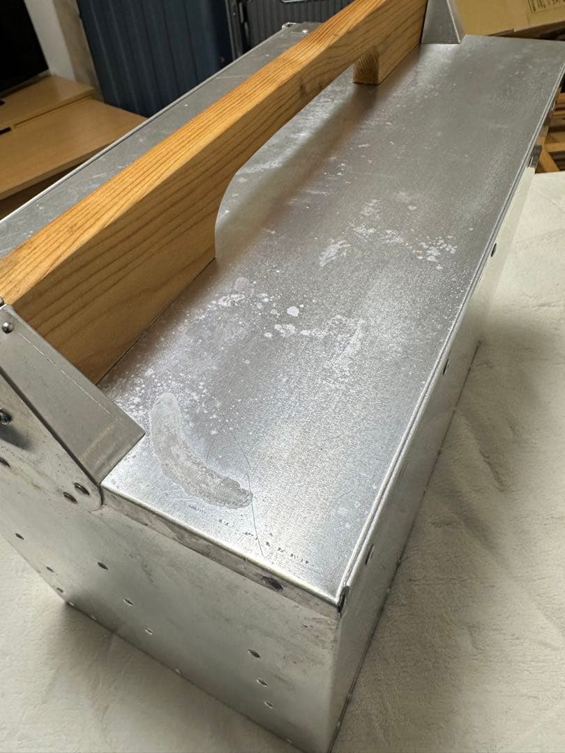 出前用 アルミ製 おかもち (木製棚/持ち手付き) 【中古・未使用】 長期保管品