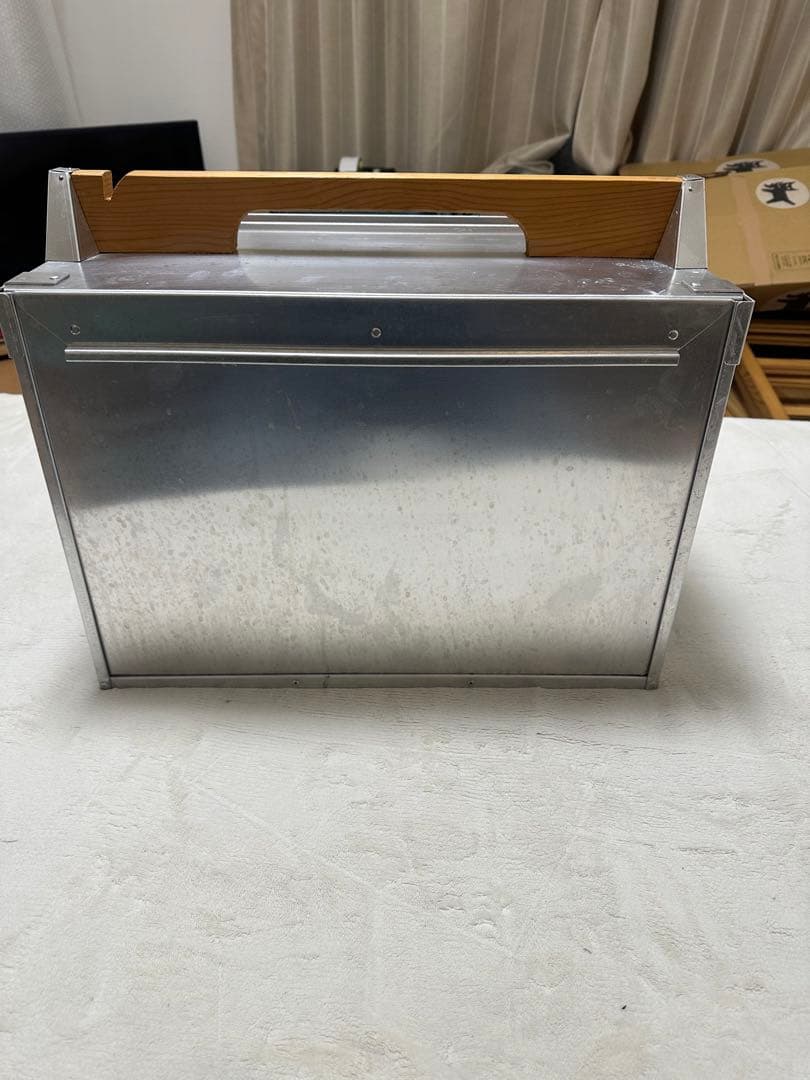 出前用 アルミ製 おかもち (木製棚/持ち手付き) 【中古・未使用】 長期保管品