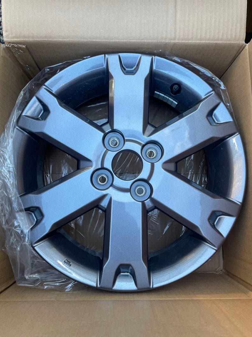 じょん ダイハツ タフト 純正ホイール（新品外し） 15インチ