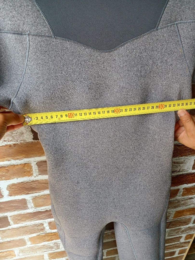 極美品『view』セミドライスーツグレー ネックエントリー 首バンド付