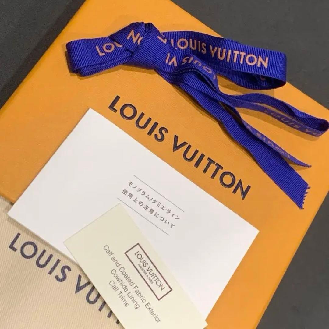 VUITTON ドーフィーヌ ミュルティカルト カードケース M68751