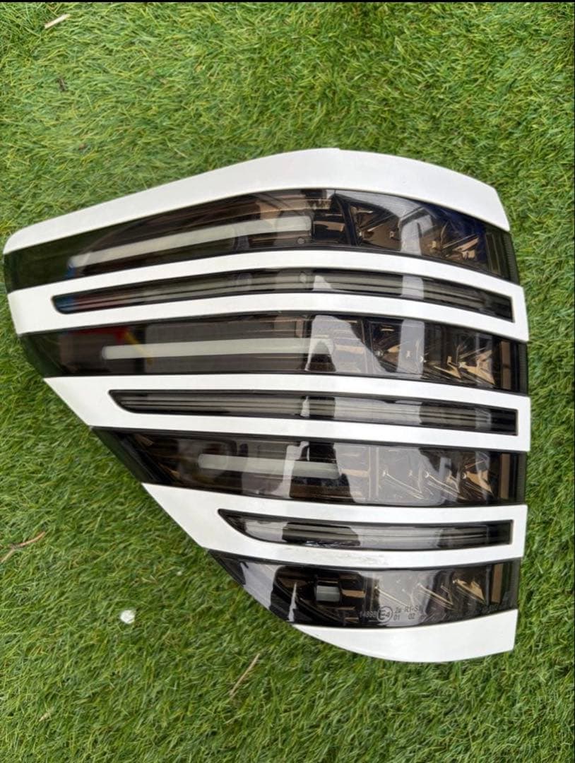 希少カラー アルファードヴェルファイア 20系 ヴァレンティ テールランプ