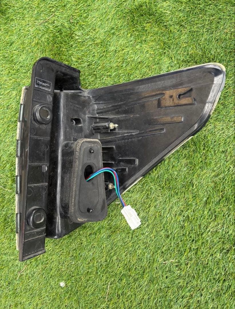 希少カラー アルファードヴェルファイア 20系 ヴァレンティ テールランプ