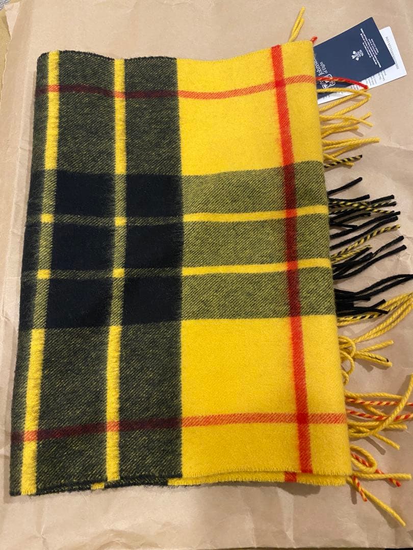 【新品タグ付き】ジョンストンズ　中判カシミヤマフラー 大人気カラーです。