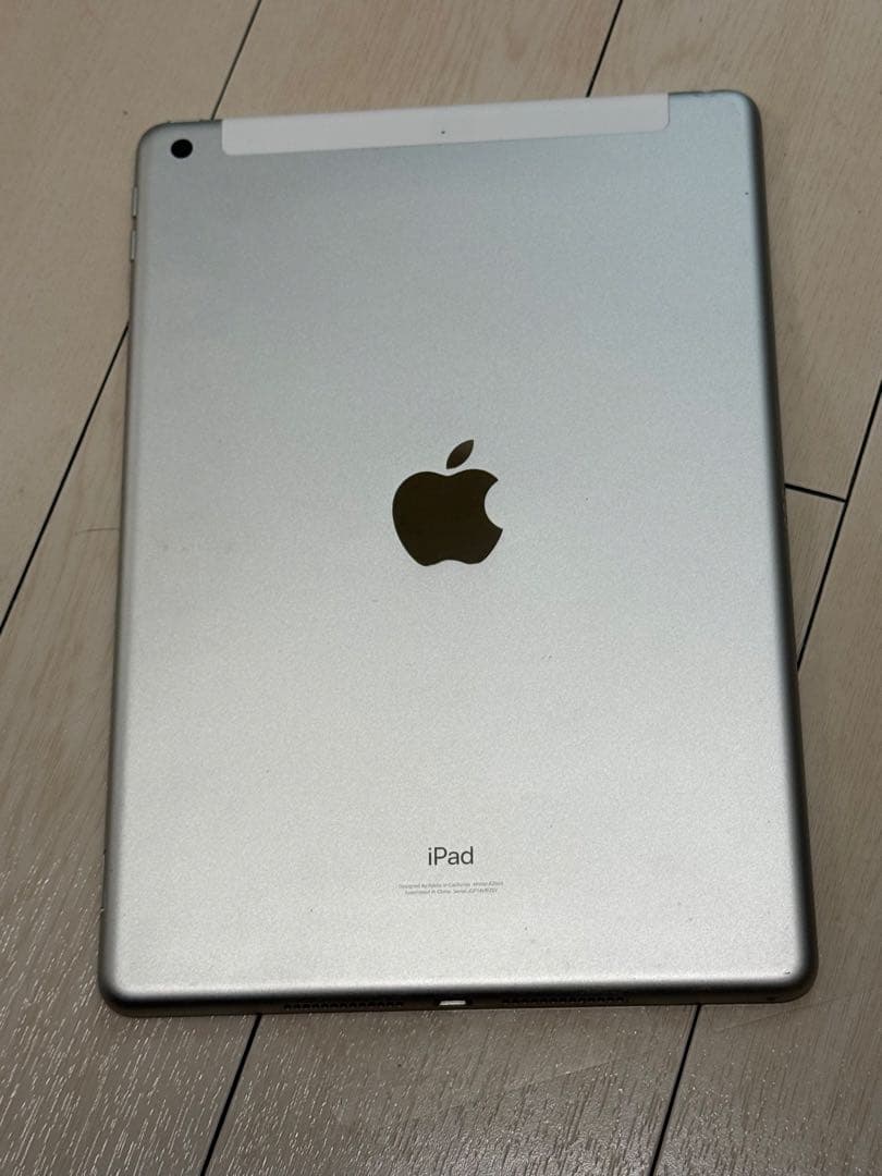 iPad 第9世代 WiFi+Cellularシルバー 本体