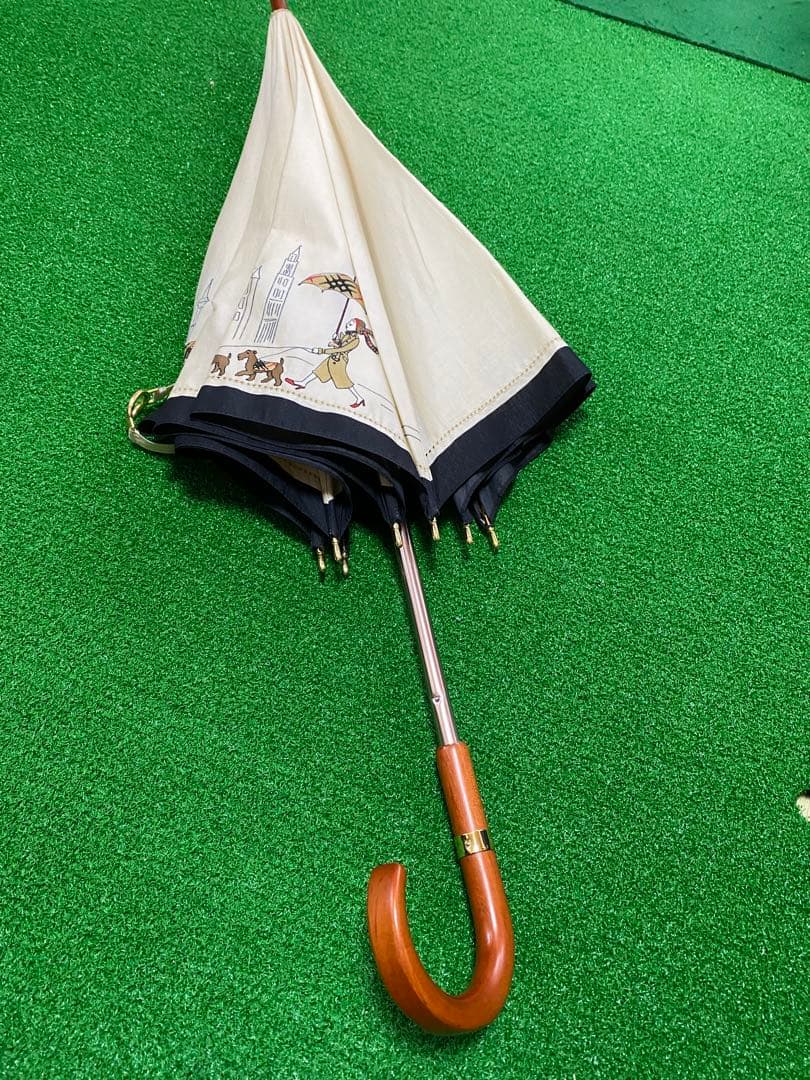 Burberry バーバリー　ノバチェック　日傘　犬とお散歩