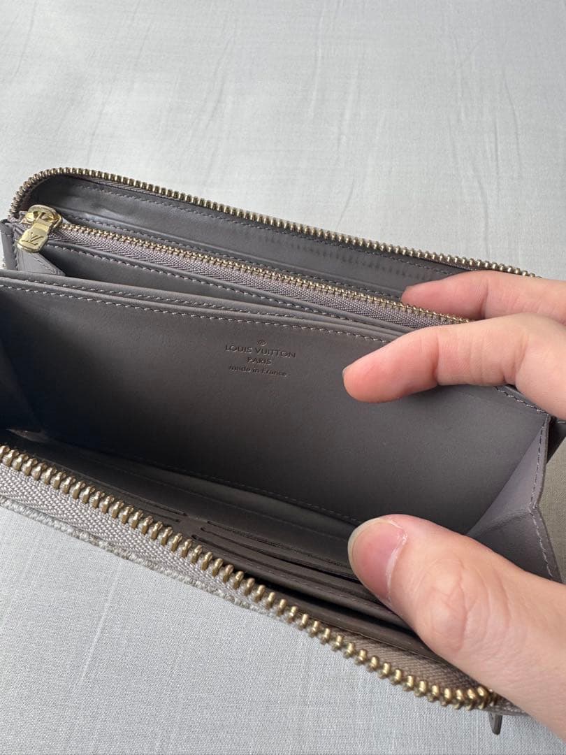 Louis Vuitton グレー 長財布