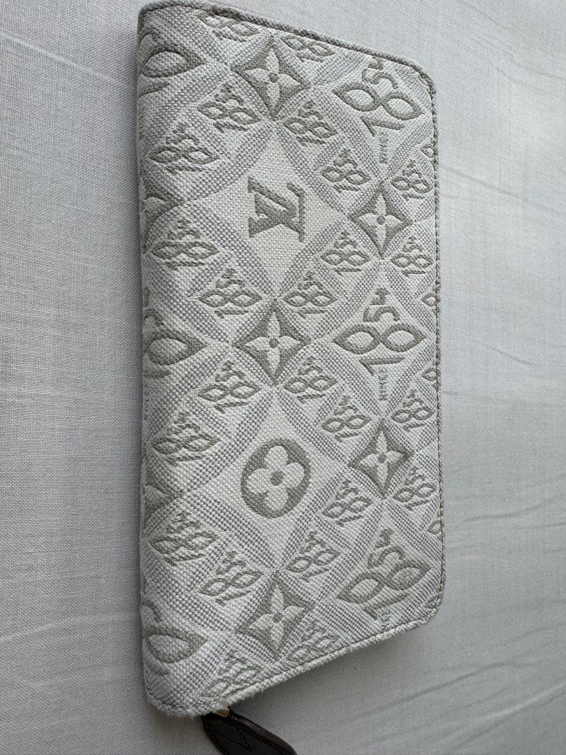 Louis Vuitton グレー 長財布