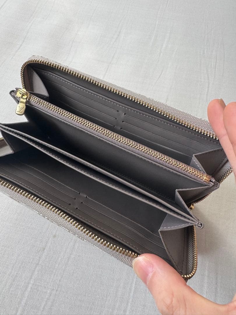 Louis Vuitton グレー 長財布