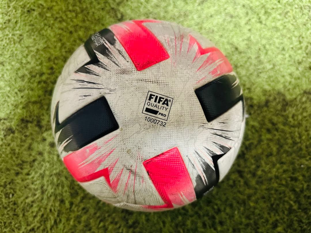 adidas 公式試合球 キャプテン翼モデル サッカーボール5号球②