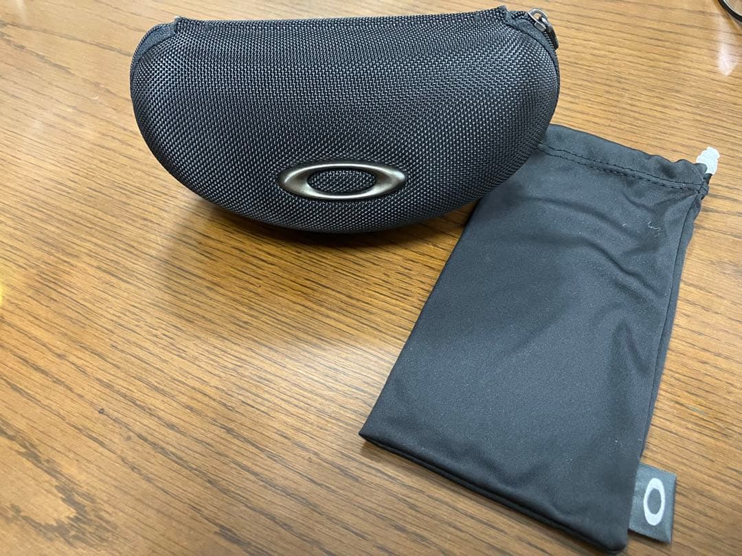 Oakley SUTRO サングラス ケース付き