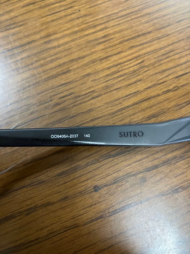 Oakley SUTRO サングラス ケース付き