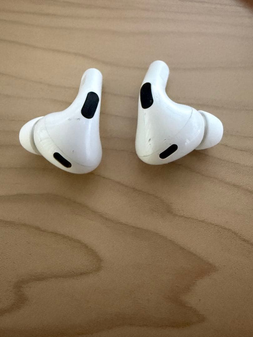 Apple AirPods Pro 第2世代　Lightning 保護ケース付き
