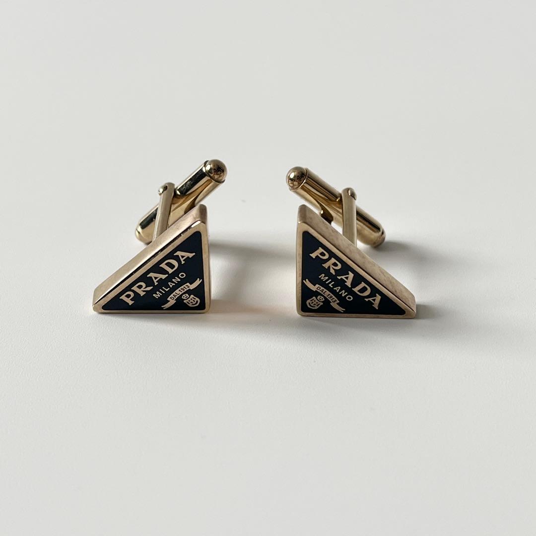 プラダ　カフス　トライアングルロゴ　925　ゴールド　黒　ブラック　2LG095