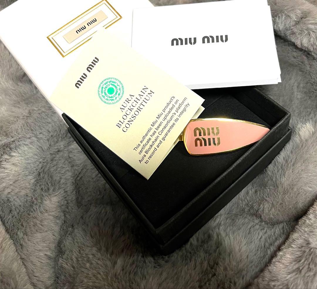 miumiu ロゴ　ヘアクリップ　ピンク　GP
