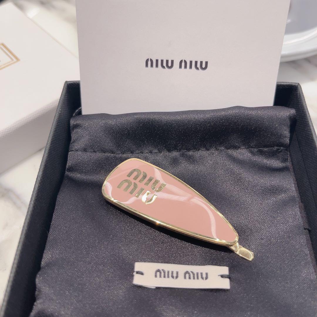 miumiu ロゴ　ヘアクリップ　ピンク　GP