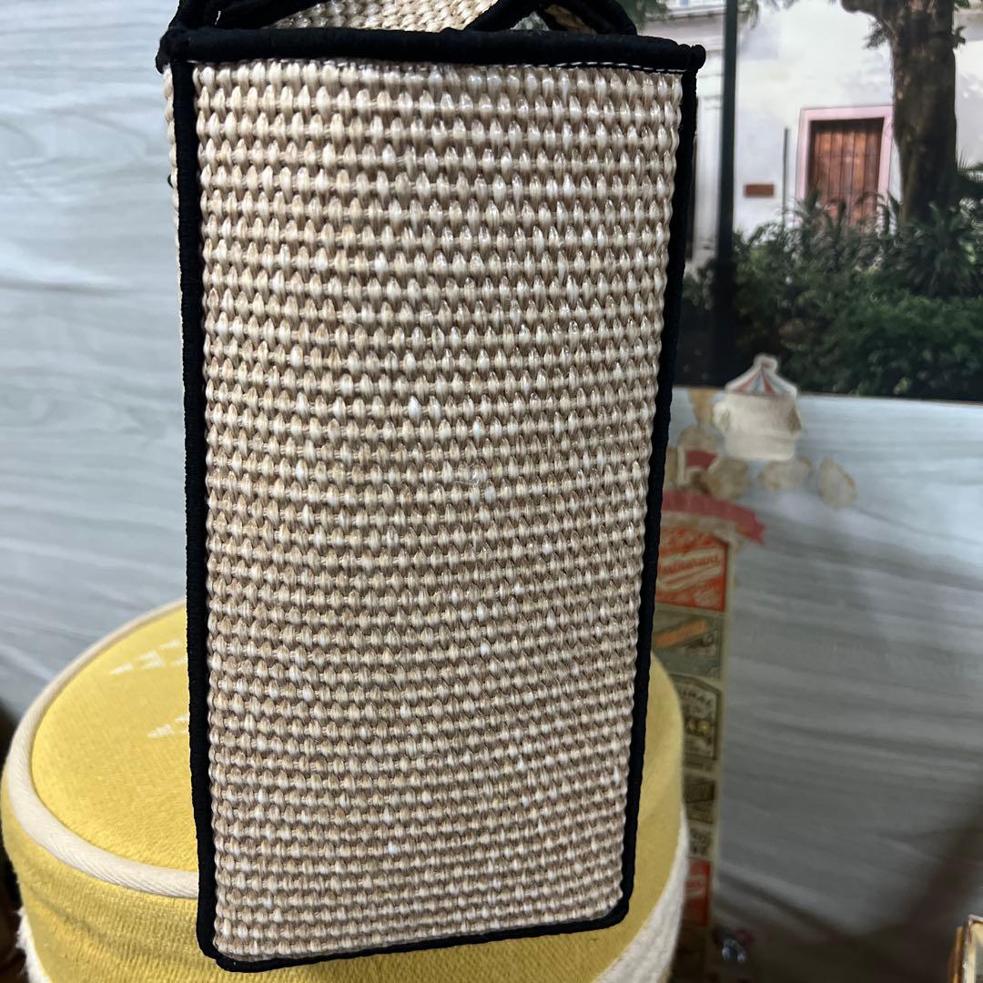 ロエペ　LOEWFフォントトート(ラフィア)ラージかごバッグ