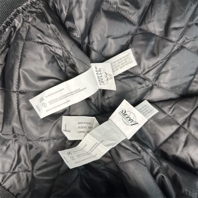 NBA シカゴ ブルズ ラビーン 刺繍ロゴ 袖PUレザー スタジャン XL