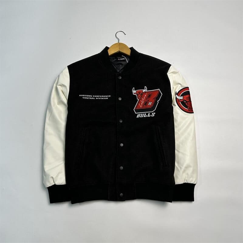 NBA シカゴ ブルズ ラビーン 刺繍ロゴ 袖PUレザー スタジャン XL