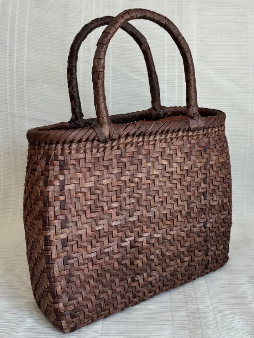新品 長野県産　胡桃　国産蔓使用　網代編み　山葡萄籠バッグ　サイズM