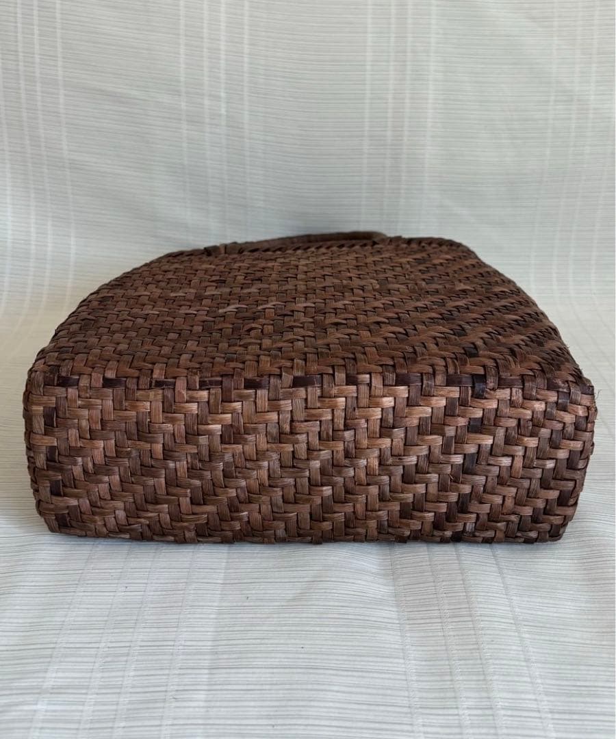 新品 長野県産　胡桃　国産蔓使用　網代編み　山葡萄籠バッグ　サイズM