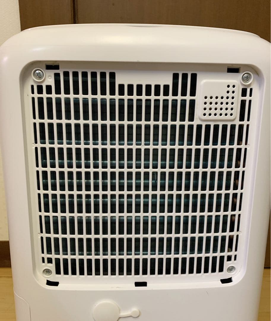 【美品】シャープ　除湿機 コンプレッサー方式 CV-N71-W